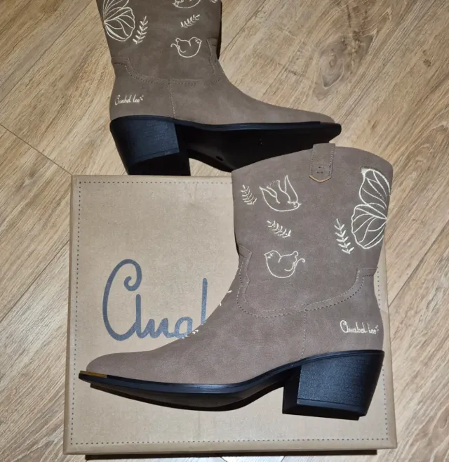Botas Anabel Lee Talla 41 Beige con Bordados