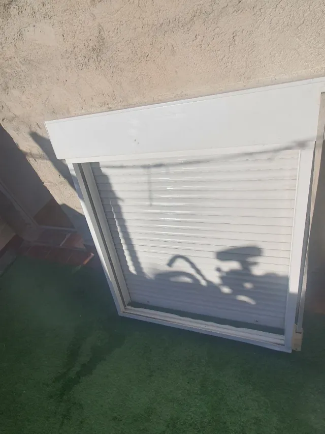 Ventana aluminio corredera con persiana