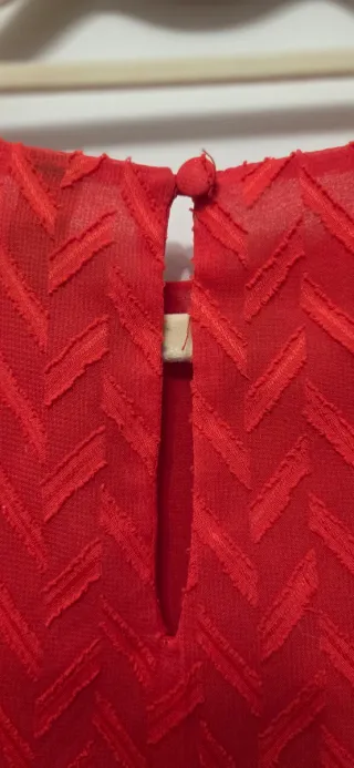 Blusa YAS roja con textura