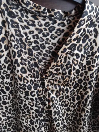 Blusa manga larga estampado animal print