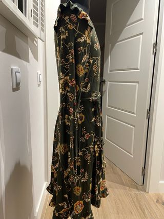Vestido verde floral manga larga volante