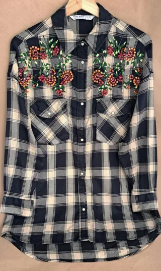 REBAJADA HOY! Camisa Zara cuadros bordada pedrería