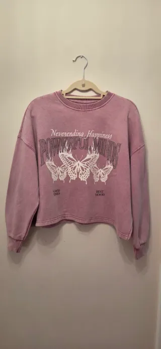 Sudadera rosa con mariposas