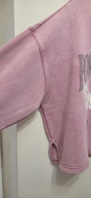 Sudadera rosa con mariposas