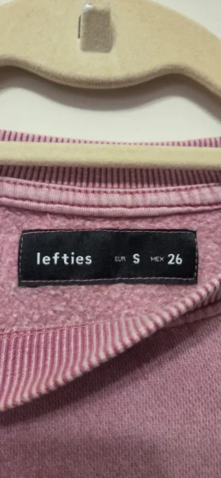 Sudadera rosa con mariposas