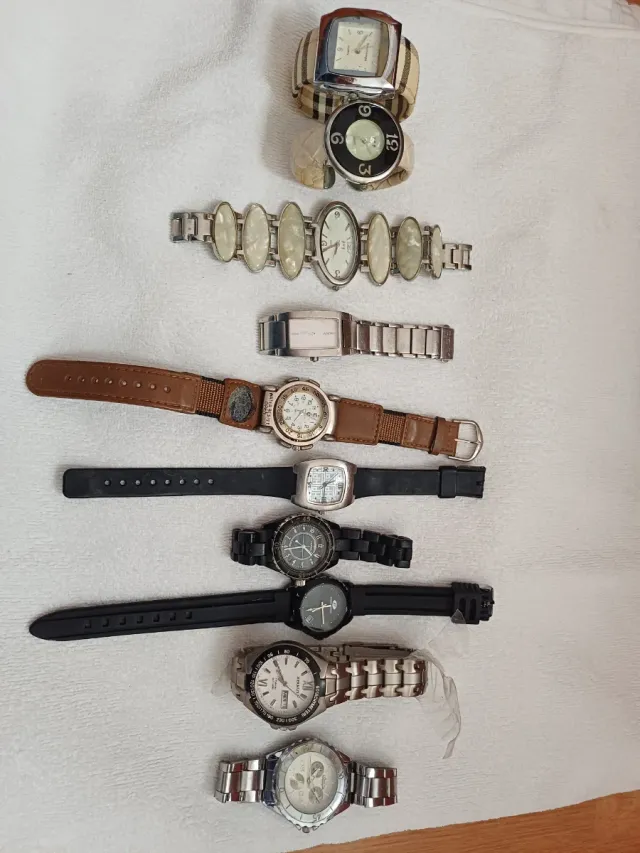 Lote de 9 relojes variados
