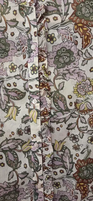 Blusa estampada con volantes