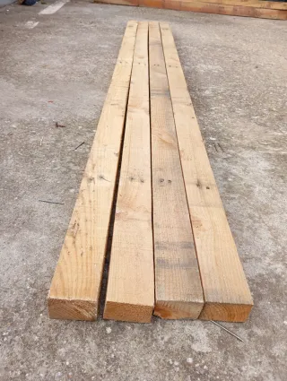 Listones, vigas, puntales de madera