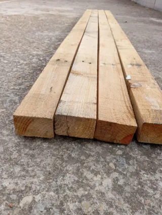 Listones, vigas, puntales de madera