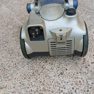 Aspiradora Fagor con accesorios