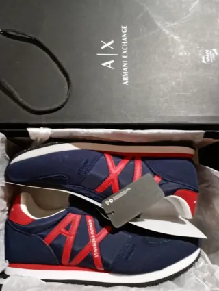 Zapatillas Armani Exchange Azul y Rojo.