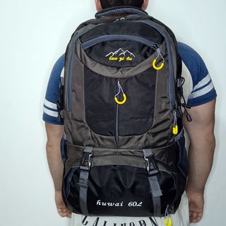 Mochila de senderismo 60L – Impermeable y nueva