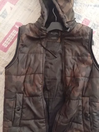 Chaleco acolchado camuflaje