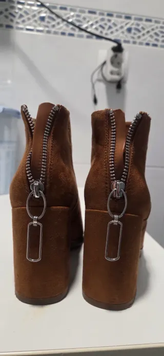 Botas antelina color cuero