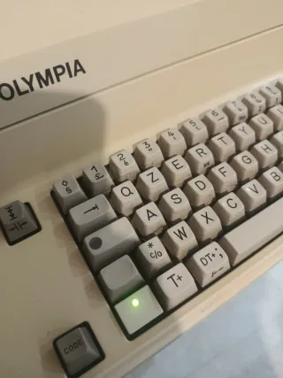 Macchina da scrivere Olympia Compact S