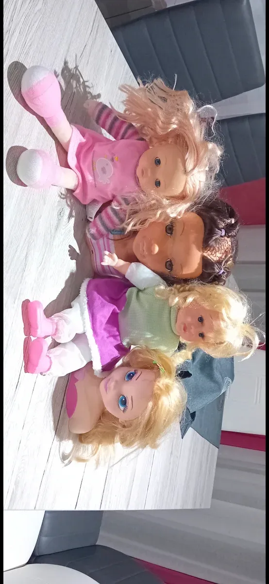 Oso con passeggino e treno giocattolo