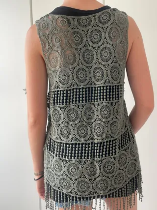 Top de encaje verde oliva