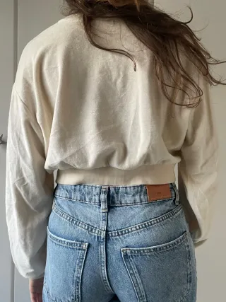 Sudadera beige cropped