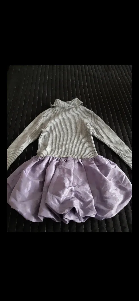 Abito per bambina con collo alto e gonna voluminosa