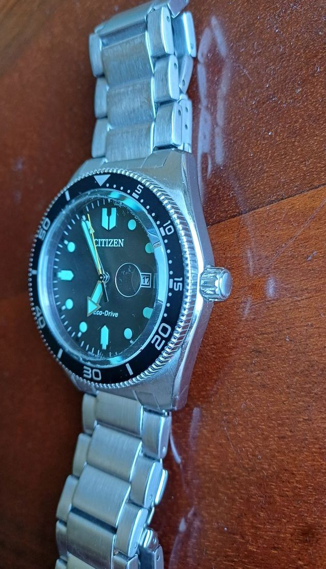 Reloj Citizen Eco-Drive Negro y Plateado