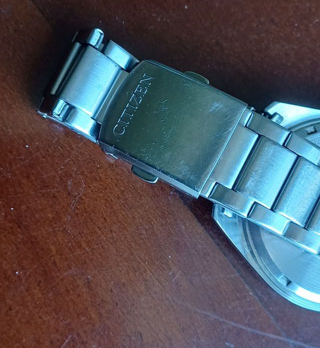 Reloj Citizen Eco-Drive Negro y Plateado