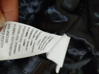 Chaqueta de piel negra