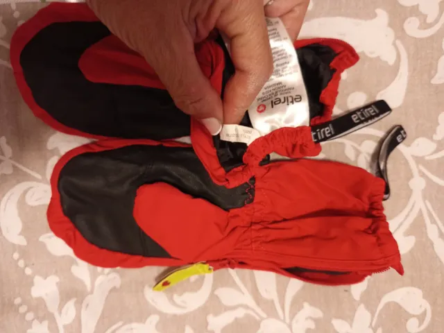 Manoplas Nieve Niña T.3 Años Fucsia.Marca Etirel