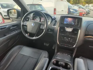Lancia Voyager 2015
