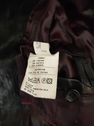 Chaqueta de piel negra