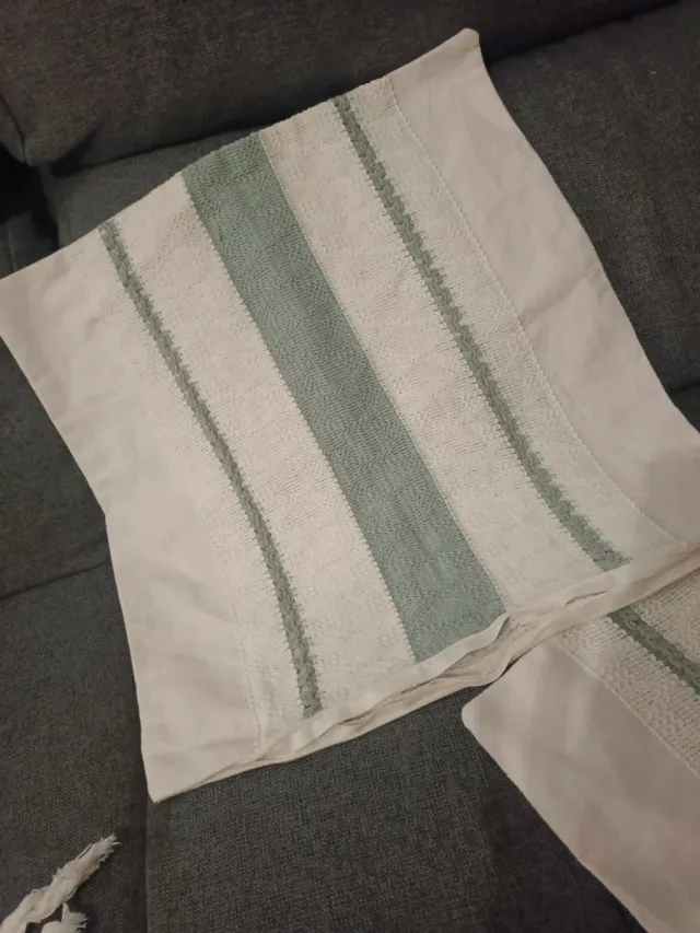 Fodere cuscino e tovaglia verde e bianco