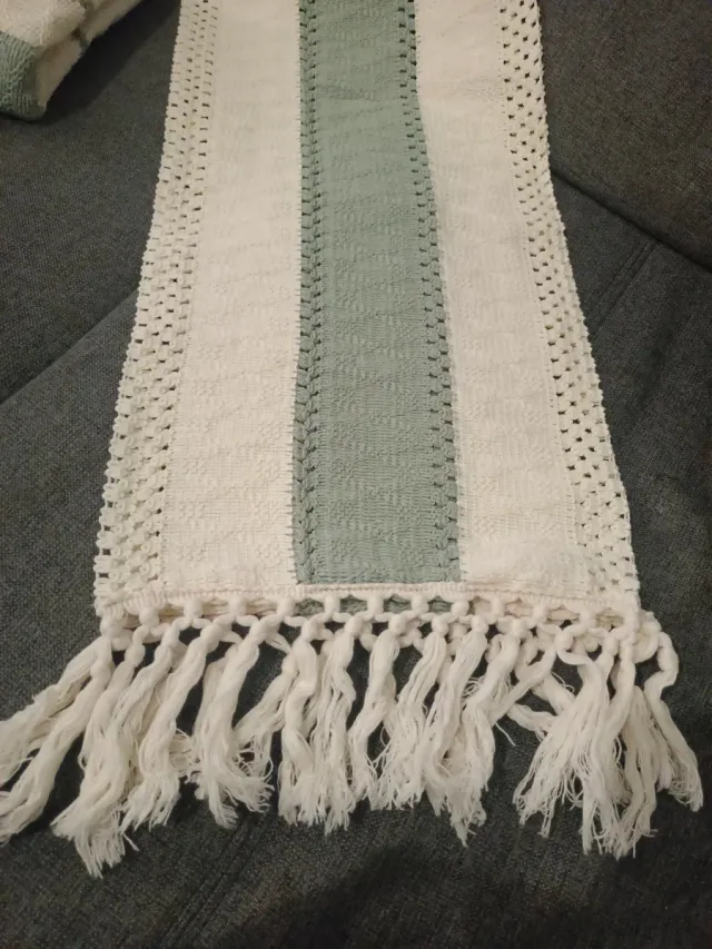 Fodere cuscino e tovaglia verde e bianco