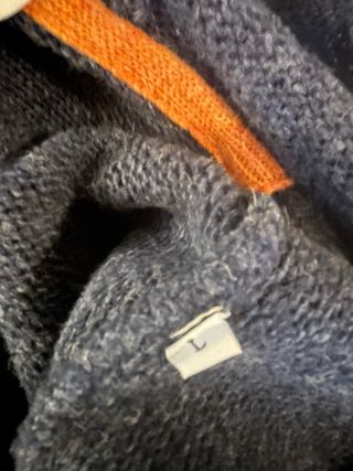 maglia lana con cappuccio e alamari