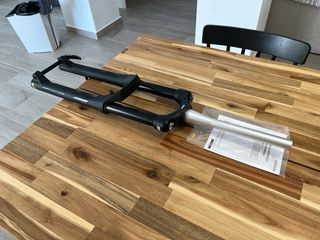 Horquilla SR Suntour Durolux 38 2CR-PCS 29" 180 mm