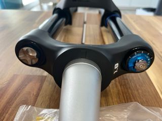 Horquilla SR Suntour Durolux 38 2CR-PCS 29" 180 mm