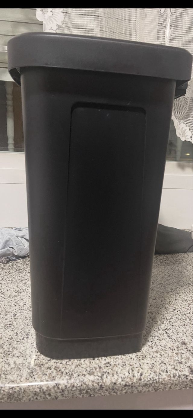 Papelera Carrefour 24L con pedal, Nuevo
