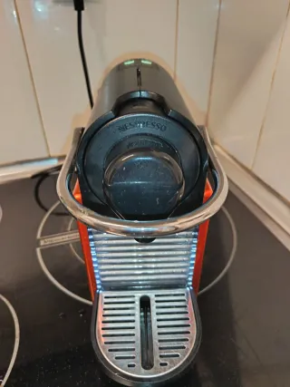 Cafetera Nespresso Roja