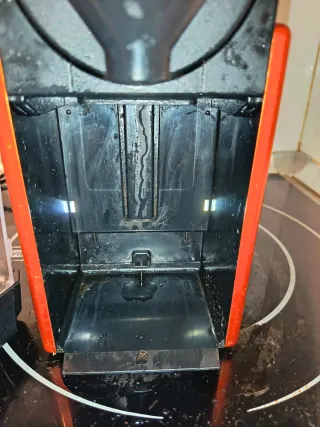 Cafetera Nespresso Roja