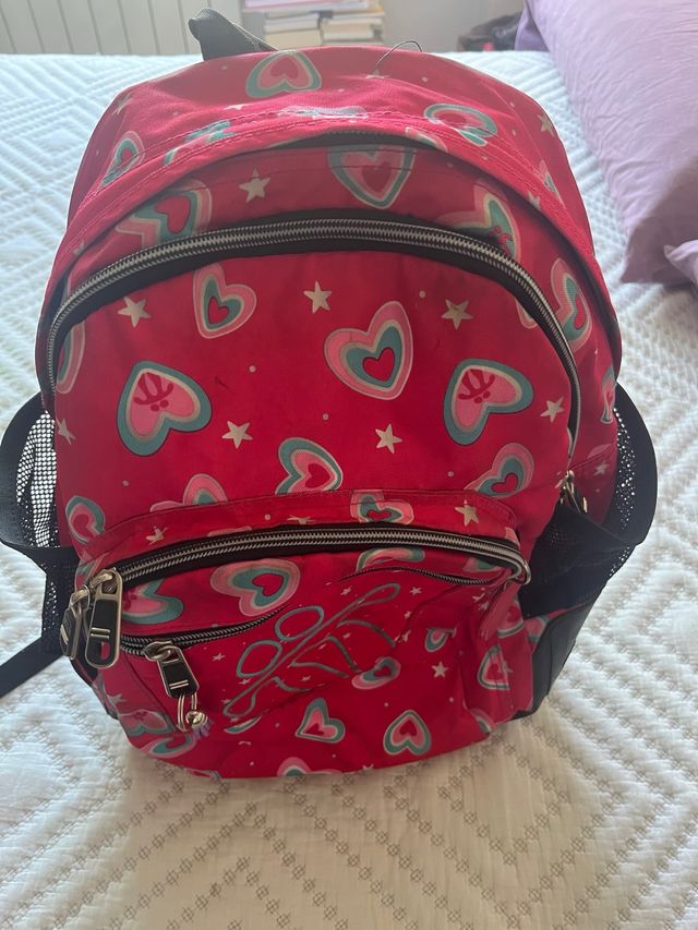 Mochila Totto escolar con corazones