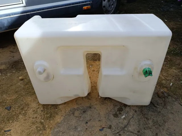 Depósito aguas limpias autocaravana camper