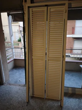 Puerta aluminio 2 hojas abatible