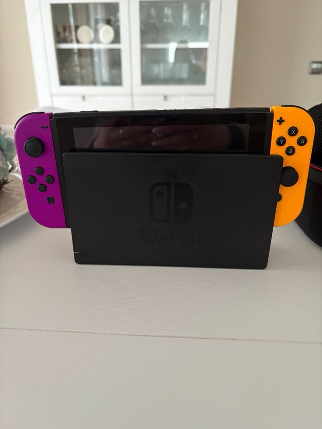 Nintendo Switch + Giochi e Accessori