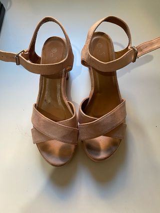 Sandalias tacón nude talla 40