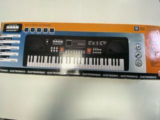 Teclado electrónico Concerto Pro. Buen estado