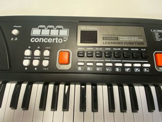 Teclado electrónico Concerto Pro. Buen estado