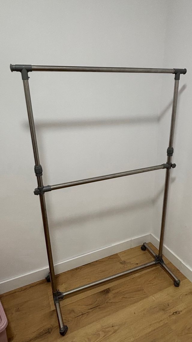 Perchero Burro Doble Metálico con Ruedas