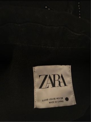 Chaqueta Zara negra con flecos