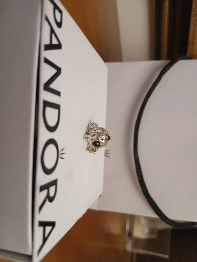 Charm Pandora Corona Plata