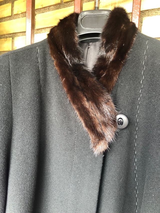 Abrigo largo negro talla 46.