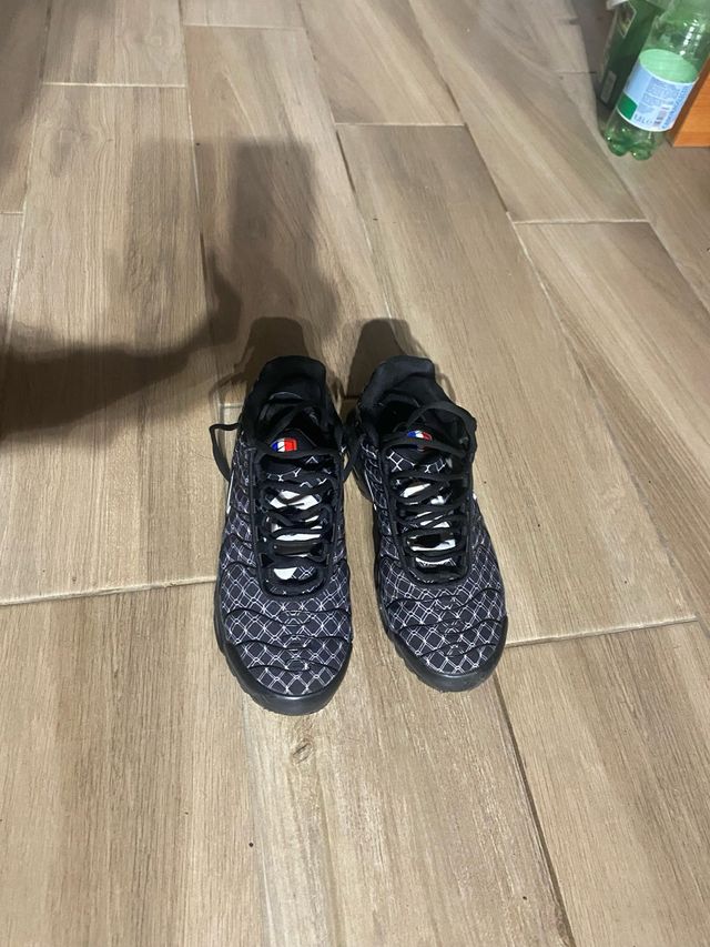 Nike TN Scarpe Uomo Nero Bianco