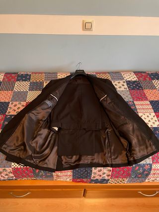 Traje Caramelo Negro